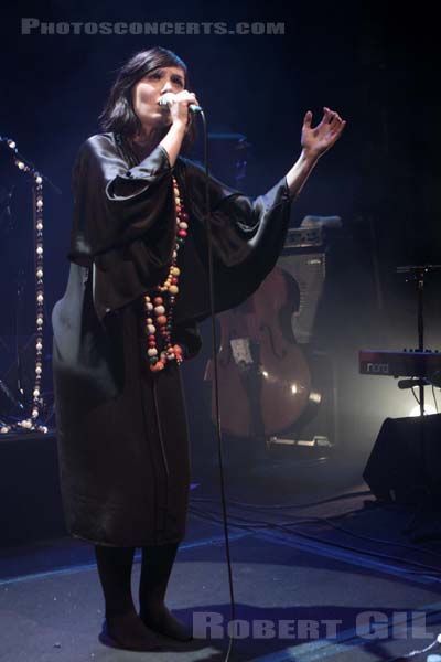 SARAH BLASKO - 2010-12-04 - PARIS - Cafe de la Danse - 